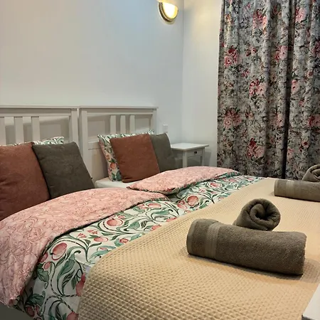 Front Row Malta - Enjoy Valletta Sunsets From Seafront With 3 Bedrooms Overlooking Grand Harbour Casa vacanze Kalkara