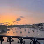 Front Row Malta - Enjoy Valletta Sunsets From Seafront With 3 Bedrooms Overlooking Grand Harbour