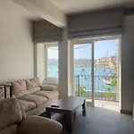 Σπίτι διακοπών Front Row Malta - Enjoy Valletta Sunsets From Seafront With 3 Bedrooms Overlooking Grand Harbour *