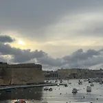 Front Row Malta - Enjoy Valletta Sunsets From Seafront With 3 Bedrooms Overlooking Grand Harbour Калкара