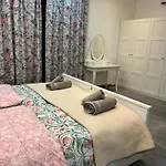 Дом отдыха Front Row Malta - Enjoy Valletta Sunsets From Seafront With 3 Bedrooms Overlooking Grand Harbour