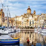 Front Row Malta - Enjoy Valletta Sunsets From Seafront With 3 Bedrooms Overlooking Grand Harbour Дом отдыха