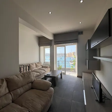 Front Row Malta - Enjoy Valletta Sunsets From This Seafront Home With 3 Bedrooms Overlooking Grand Harbour Kalkara