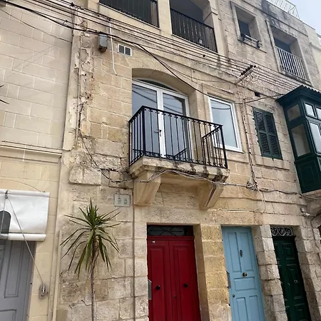 Front Row Malta - Enjoy Valletta Sunsets From This Seafront Home With 3 Bedrooms Overlooking Grand Harbour בית נופש Kalkara