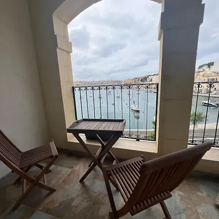 Front Row Malta - Enjoy Valletta Sunsets From This Seafront Home With 3 Bedrooms Overlooking Grand Harbour