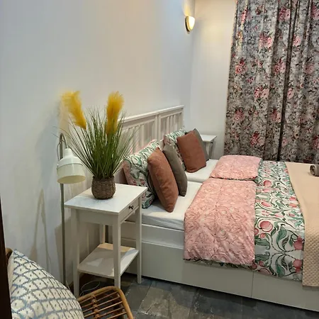 Front Row Malta - Valletta Views, Sunsets & Grand Harbour Living I 3-bedroom House Feriehus *