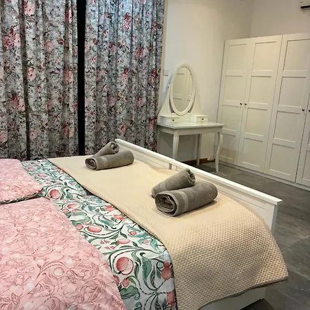 בית נופש Front Row Malta - Enjoy Valletta Sunsets From This Seafront Home With 3 Bedrooms Overlooking Grand Harbour