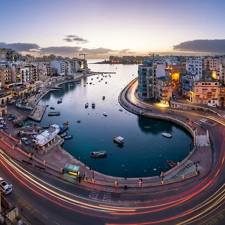 Front Row Malta - Valletta Views, Sunsets & Grand Harbour Living I 3-bedroom House * Kalkara