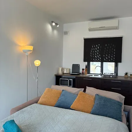 Front Row Malta - Valletta Views, Sunsets & Grand Harbour Living I 3-bedroom House * Kalkara
