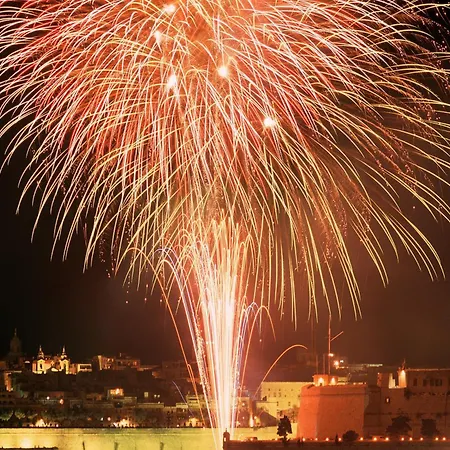 Front Row Malta - Enjoy Valletta Sunsets From Seafront With 3 Bedrooms Overlooking Grand Harbour