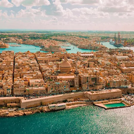 Front Row Malta - Valletta Views, Sunsets & Grand Harbour Living I 3-bedroom House