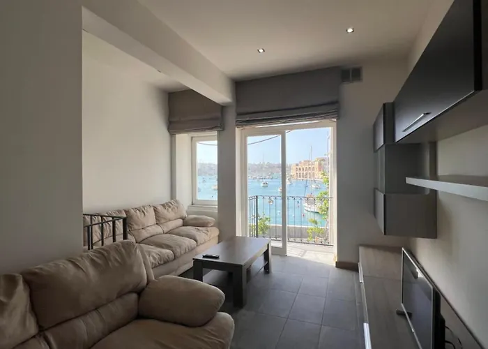 Front Row Malta - Enjoy Valletta Sunsets From Seafront With 3 Bedrooms Overlooking Grand Harbour Kalkara