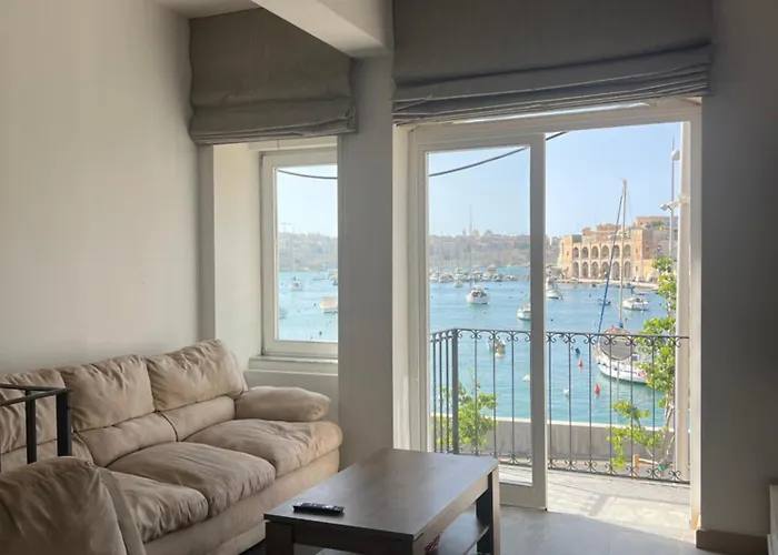 Сasa de vacaciones Front Row Malta - Enjoy Valletta Sunsets From Seafront With 3 Bedrooms Overlooking Grand Harbour *