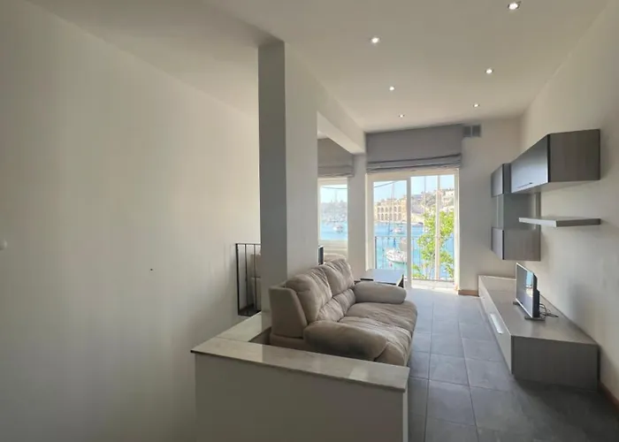 Front Row Malta - Enjoy Valletta Sunsets From Seafront With 3 Bedrooms Overlooking Grand Harbour *