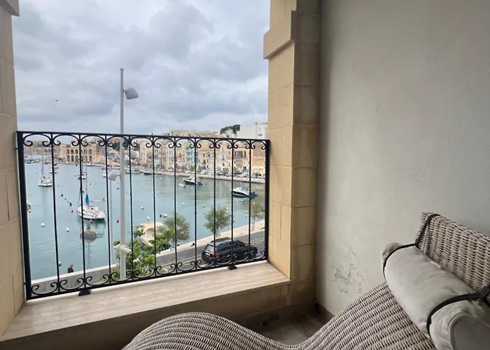 Front Row Malta - Enjoy Valletta Sunsets From Seafront With 3 Bedrooms Overlooking Grand Harbour