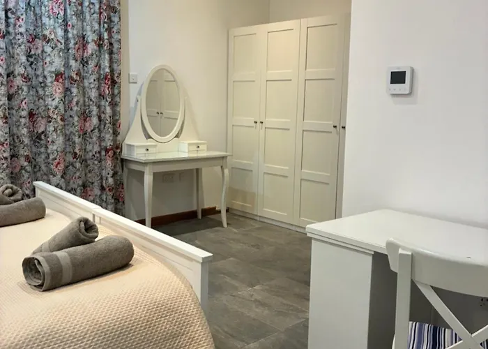 Front Row Malta - Enjoy Valletta Sunsets From Seafront With 3 Bedrooms Overlooking Grand Harbour Vakantiehuis Kalkara