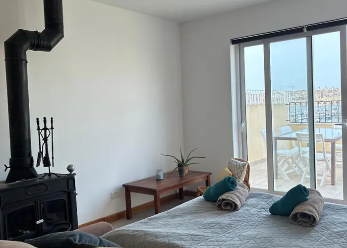 Front Row Malta - Enjoy Valletta Sunsets From Seafront With 3 Bedrooms Overlooking Grand Harbour Сasa de vacaciones Kalkara