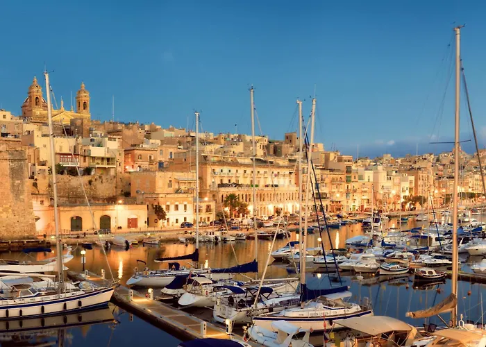 Vakantiehuis Front Row Malta - Enjoy Valletta Sunsets From Seafront With 3 Bedrooms Overlooking Grand Harbour Kalkara
